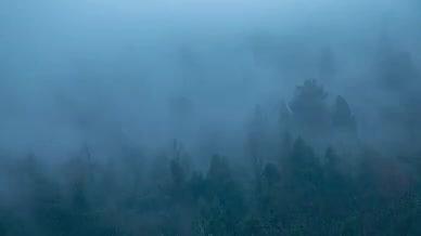4K延时山间云雨雾气消散视频的预览图